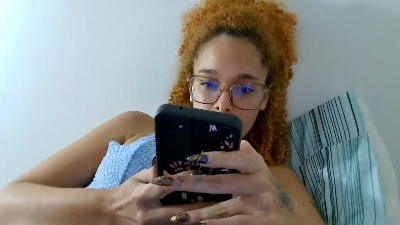 lizzamonroe2 live cam on Cam4