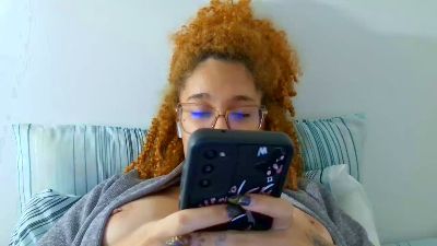 lizzamonroe2 live cam on Cam4