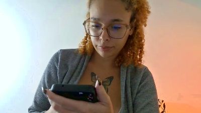 lizzamonroe2 live cam on Cam4