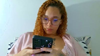 lizzamonroe2 live cam on Cam4