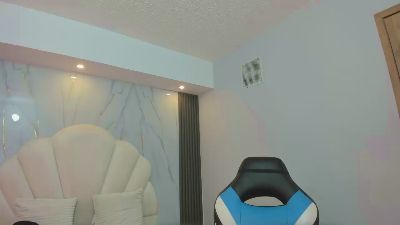 lizzie_williams live cam on Cam4
