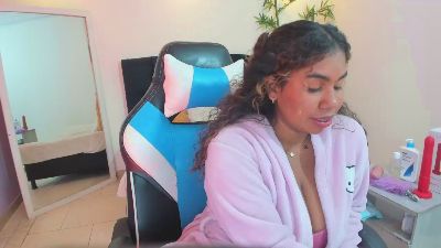 lizzie_williams live cam on Cam4