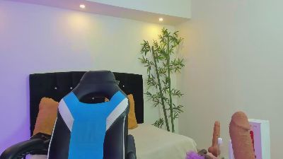 lizzie_williams live cam on Cam4