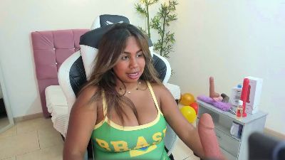 lizzie_williams live cam on Cam4