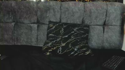 logan_griffin live cam on Cam4