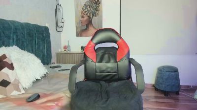 logan_griffin live cam on Cam4