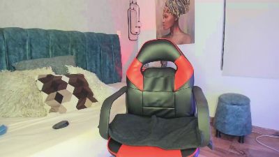 logan_griffin live cam on Cam4