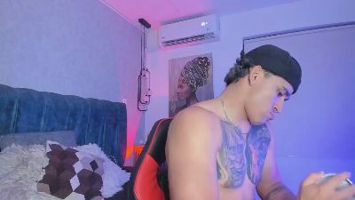 logan_griffin live cam on Cam4