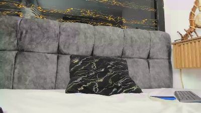 logan_griffin live cam on Cam4