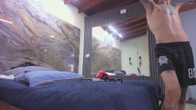 logan_wollf live cam on Cam4