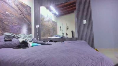 logan_wollf live cam on Cam4