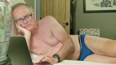 loganwest31 live cam on Cam4