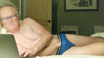 loganwest31 live cam on Cam4