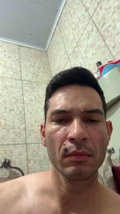logmoraes_ live cam on Cam4