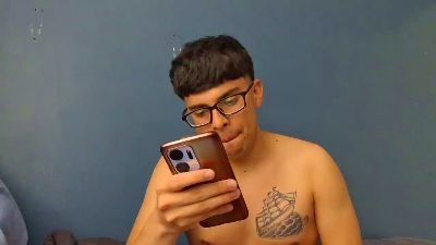 lokitoo20 live cam on Cam4