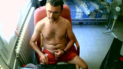 lokoum393 live cam on Cam4
