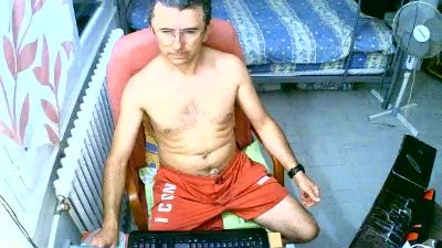 lokoum393 live cam on Cam4
