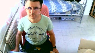 lokoum393 live cam on Cam4