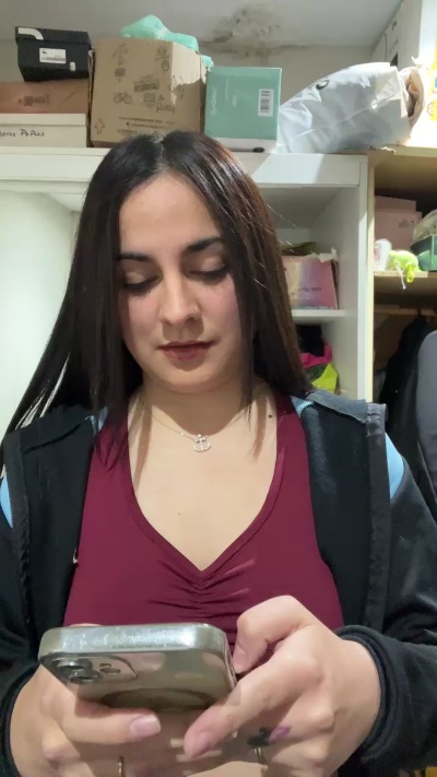 lola2032 live cam on Cam4