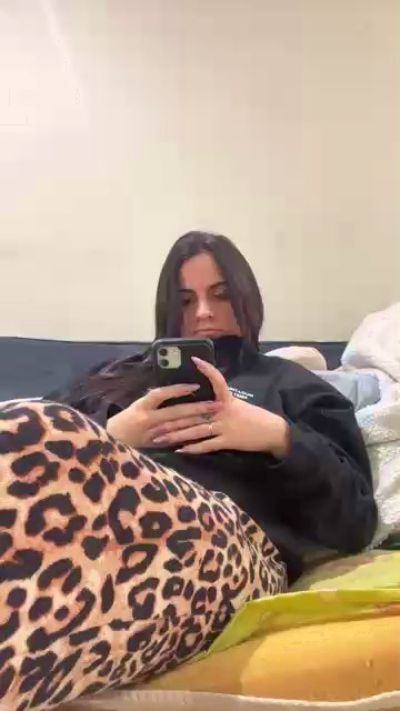 lola2032 live cam on Cam4