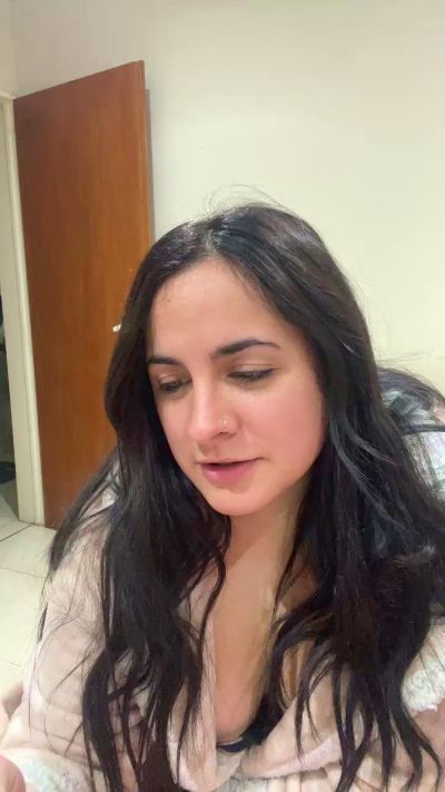 lola2032 live cam on Cam4