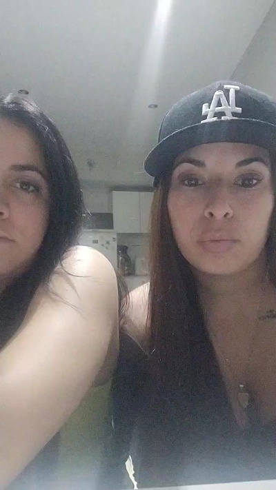 lola2032 live cam on Cam4