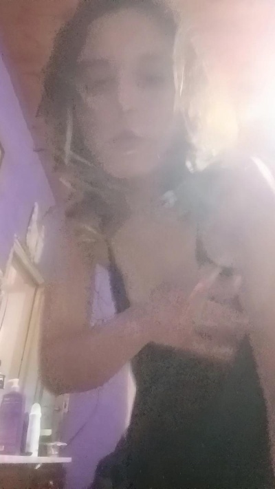 lola3 live cam on Cam4