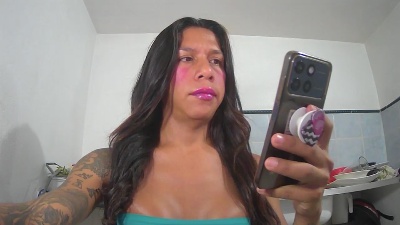 lolabunny28 live cam on Cam4