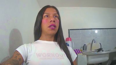 lolabunny28 live cam on Cam4