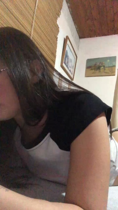 lolapassi live cam on Cam4