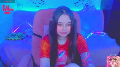 lolisuccub live cam on Cam4