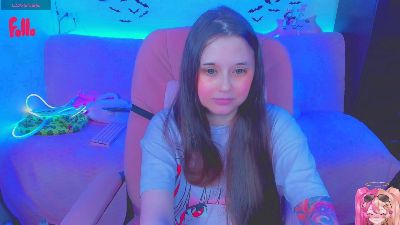 lolisuccub live cam on Cam4