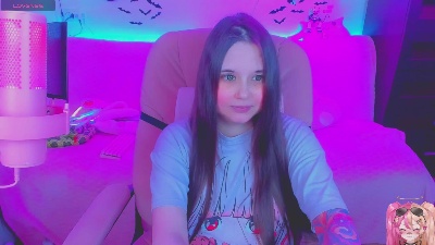 lolisuccub live cam on Cam4