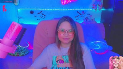 lolisuccub live cam on Cam4