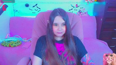 lolisuccub live cam on Cam4