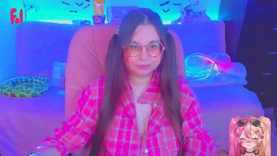 lolisuccub live cam on Cam4