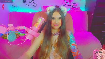 lolisuccub live cam on Cam4