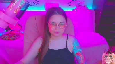 lolisuccub live cam on Cam4
