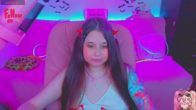 lolisuccub live cam on Cam4