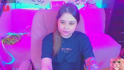 lolisuccub live cam on Cam4