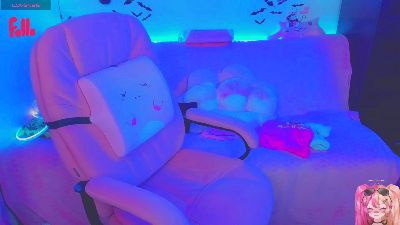 lolisuccub live cam on Cam4