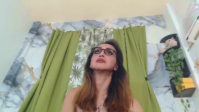 lonelypearl live cam on Cam4