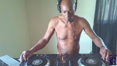 longcock4uu live cam on Cam4