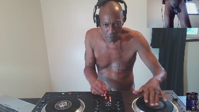 longcock4uu live cam on Cam4
