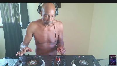 longcock4uu live cam on Cam4