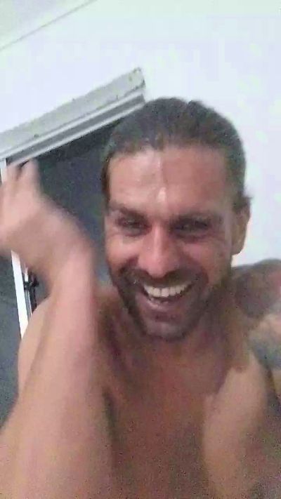 lorenzo2033 live cam on Cam4