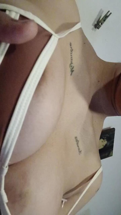 lorhot5 live cam on Cam4