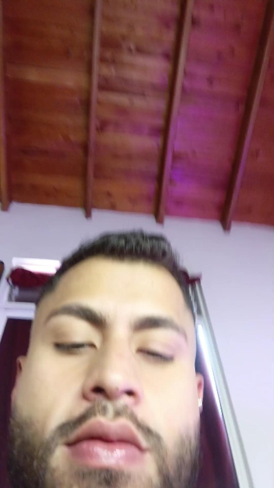 los_Juanes live cam on Cam4