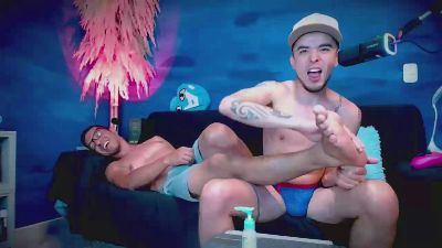 louis_and_lex live cam on Cam4
