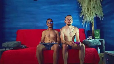 louis_and_lex live cam on Cam4